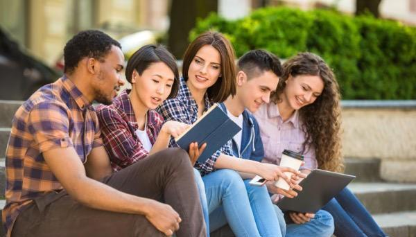 加拿大出国留学辅导机构哪里有?应该怎么选择?