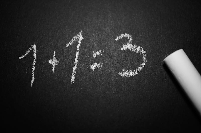 化学工程（CE）专业留学生论文选题攻略：如何快速完成论文？